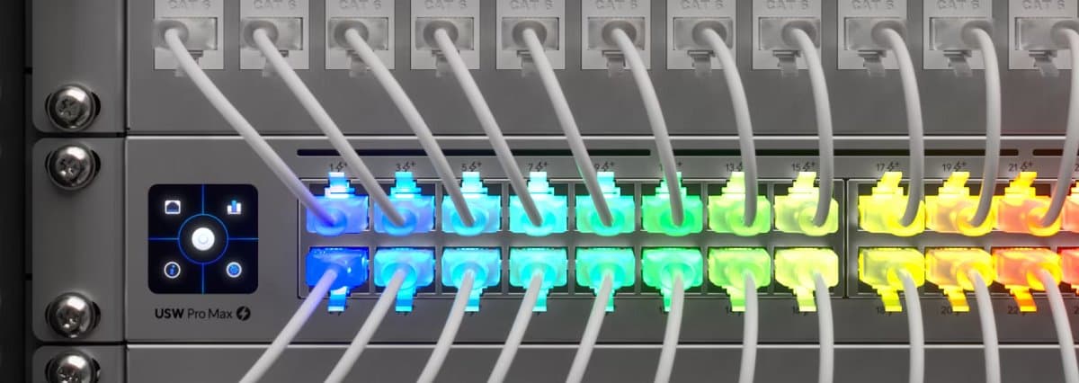 Ubiquiti UniFi Etherlighting Patch kabel 2m, bílý