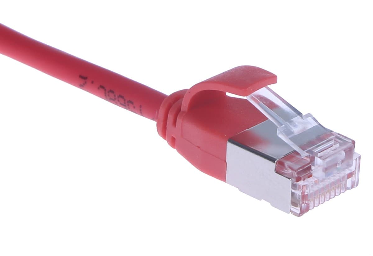 Masterlan comfort patch kabel U/FTP, extra slim, Cat6A, 0,25m, červený, LSZH