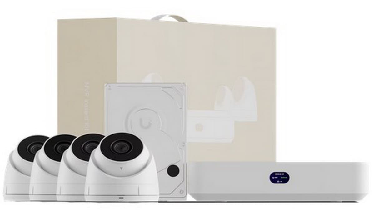 Ubiquiti Network Video Recorder Instant Kit, kit se 4 kamerami